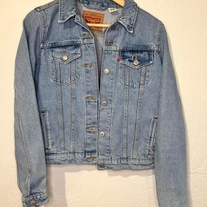 Levis womans medium denim jacket blue long sleeve